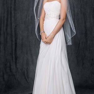 NEW David’s Bridal Chiffon Wedding Dress Size 4